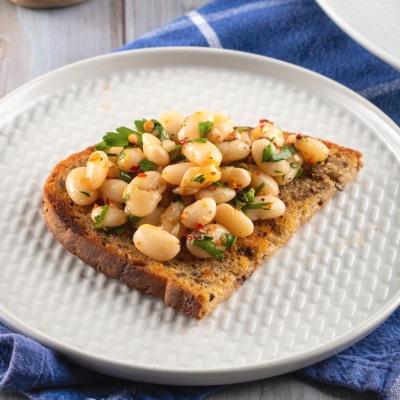 Bruschettas with Garlicky Beans & Rosemary
