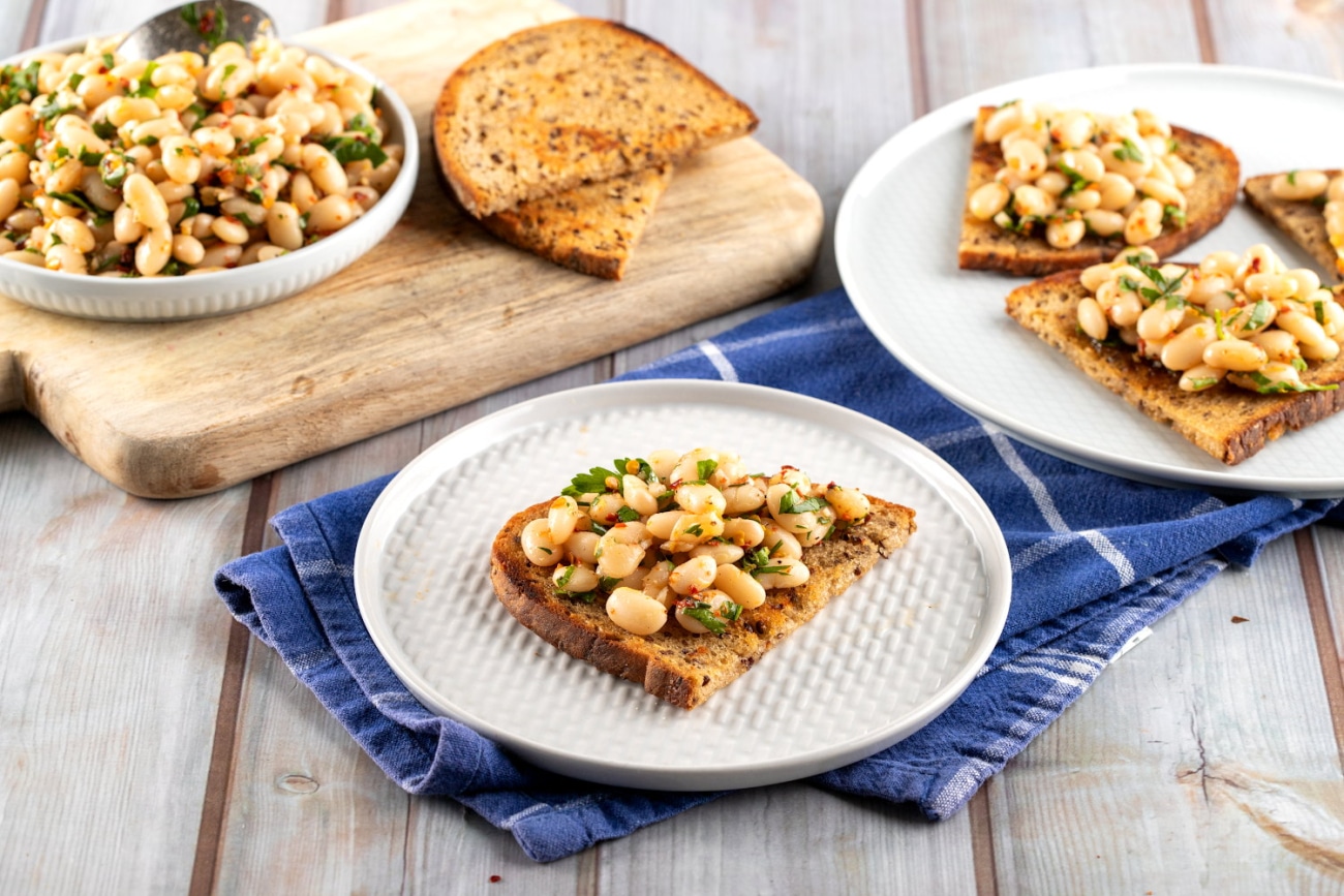 Bruschettas with Garlicky Beans & Rosemary